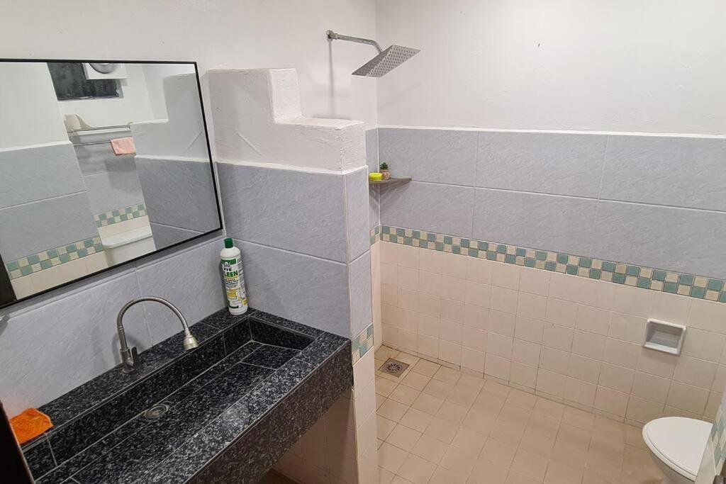 Seaview Holiday Home Порт-Диксон Экстерьер фото